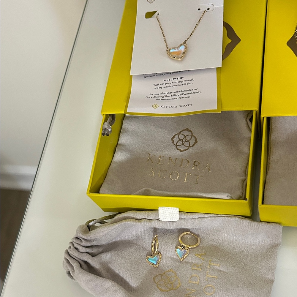 Kendra Scott necklace+earrings in  Dichroic Glass